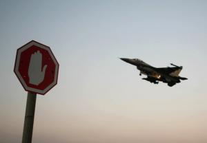 Aviaţia turcă a doborât un avion de vânătoare al Rusiei, la graniţa cu Siria