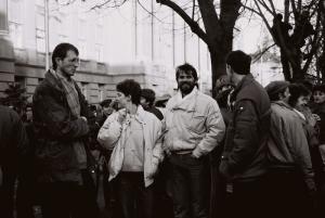FOTO DE ARHIVĂ INEDITE! 16 Decembrie 1989, ziua în care CURAJUL DE NEOPRIT  al unor tineri a pornit, la Timișoara,  REVOLUȚIA ROMÂNĂ!