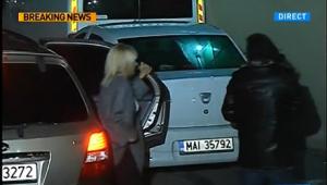 SFIDARE! Elena Udrea, dusă FĂRĂ CĂTUŞE în arestul Poliţiei Capitalei