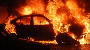 Cinci mașini cu numere românești, incendiate la Roma