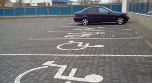 A parcat într-un loc rezervat persoanelor cu handicap, deşi e sănătos tun. Şi a primit o lecţie de neuitat
