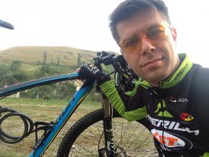 Daniel Osmanovici vede România de pe bicicletă