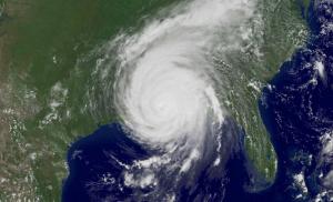 29 august 2005! Uraganul KATRINA, cel mai mare din istoria SUA, loveşte fără milă. Mii de morţi, milioane de oameni fără adăpost