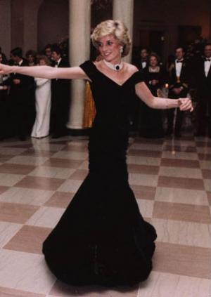 18 ani fără Prinţesa Inimilor! Pe 31 august 1997 lumea era în stare de şoc. Lady Di murea într-un tragic accident