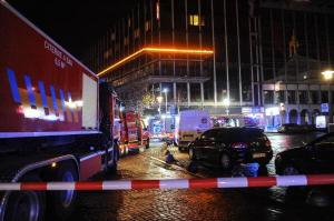 Panică în orașul belgian Liege: zeci de oameni au fost evacuați după ce o mașină a luat foc, lângă Târgul de Crăciun. Oamenii s-au temut de un atentat