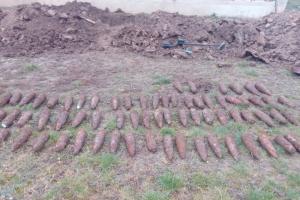 Depozit URIAŞ de BOMBE descoperit într-o curte din Bihor. Operaţiune fără precedent a specialiştilor militari