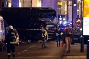 Martori la MASACRUL din Berlin: "Am văzut oameni sub camion. Ţipau. Era sânge peste tot. Carnagiu, haos, absolut şocant". IMAGINI CU PUTERNIC IMPACT EMOŢIONAL