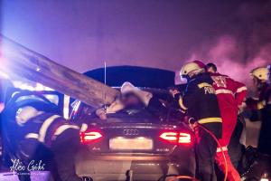 Accident înfiorător la Buzău! O fată de 18 ani a fost strivită în maşină de parapet metalic de 4 METRI (UPDATE)