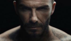 Tatuajele lui Beckham prind viaţă într-o clip memorabil: "Violenţa marchează copiii pentru totdeauna!" (GALERIE FOTO, VIDEO)