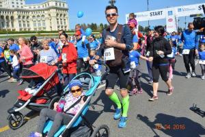Daniel Osmanovici aleargă cu fiica sa la maratonul Internațional de la Cluj: "Ea oricum mă aleargă mereu în jurul blocului"