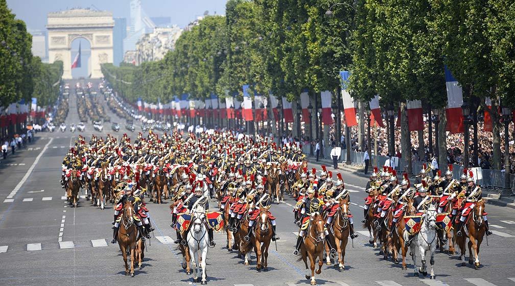 14 Iulie Ziua NaÅ£ionalÄ A FranÅ£ei Francois Hollande DÄ Startul FestivitÄÈilor De Pe Champs Elysees Galerie Foto Observatornews Ro