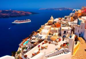 Destinaţie de vacanţă: Santorini, un colţ de rai în care te pierzi cu privirea (GALERIE FOTO)