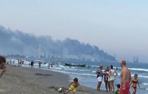 UPDATE / BREAKING NEWS: EXPLOZIE la rafinăria Petromidia din Năvodari, urmată de un incendiu puternic. Patru persoane au fost rănite (FOTO, VIDEO)