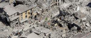 STARE DE URGENŢĂ în Italia! Regiunile grav afectate de cel mai devastator cutremur din ultimii şase ani arată ca după RĂZBOI (FOTO)
