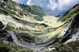 42 de ani de Transfăgărăşan. Povestea celui mai frumos drum montan din lume (GALERIE FOTO INEDITĂ)