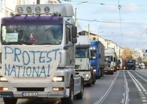 PROTEST SPONTAN al transportatorilor în Bucureşti şi în ţară: Traficul este blocat pe Şoseaua de Centură a Capitalei