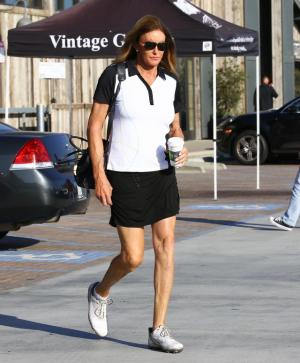 GALERIE FOTO: Cum arată Caitlyn Jenner, la un an după ce şi-a anunţat transformarea din bărbat în femeie