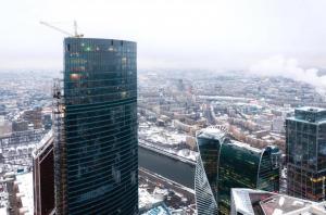 UCIS DE SELFIE: un adolescent a căzut de pe cea mai înaltă clădire din Europa când se chinuia să-și facă poze