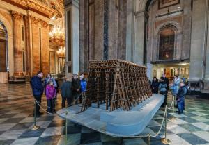 DECIZIE controversată: O catedrală acoperită cu 100 de kilograme de AUR CURAT va fi cedată Bisericii Ortodoxe Ruse. GALERIE FOTO impresionantă