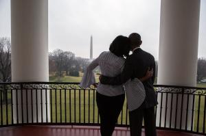 Barack și Michelle Obama, mesaje emoționante de adio: "Mi-aţi lăsat onoarea să vă servesc. Voi m-aţi făcut un om mai bun"