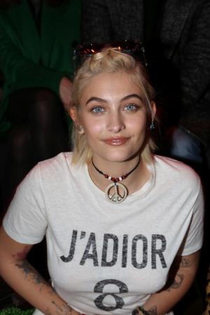Transformare uluitoare a fiicei lui Michael Jackson. Paris e acum o tânără blondă, sexy, cu ochi care hipnotizează! Dar seamănă cu tatăl său? (GALERIE FOTO)
