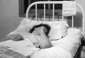 MĂRTURIA ULUITOARE a unui medic din Cluj : "Mă uit la o pacientă abandonată într-un pat şi am bănuiala sumbră că nu a dat şpagă"