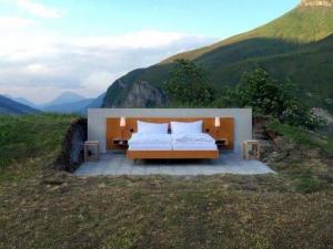 Revoluţie turistică în Alpii Elveţieni: S-a deschis hotelul de "zero stele"