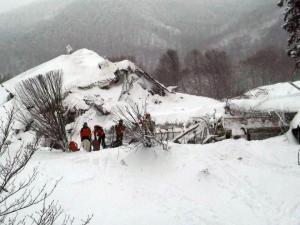 Noi informaţii în cazul CATASTROFEI din Italia: Viteza avalanşei era de 100 de kilometri pe oră. Procurorii au deschis o anchetă pentru neglijenţă CRIMINALĂ