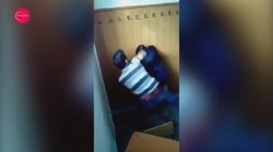 Anchetă la liceul din Lugoj, după ce un elev a fost BĂTUT CU SĂLBĂTICIE în sala de curs. Băiatul a fost lovit cu PUMNII și PICIOARELE în cap, până n-a mai mişcat. IMAGINI ŞOCANTE!