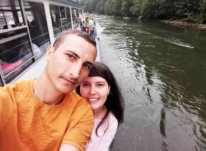 LACRIMI ŞI DURERE IMENSĂ pentru Ionuţ şi Ioana! Cei doi tineri din Movileni, morţi în CUMPLITUL ACCIDENT din Austria, în urmă cu o lună, au fost aduşi acasă (VIDEO)