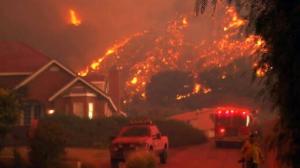 California ARDE! Sunt zeci de morţi, răniţi şi dispăruţi în urma incendiilor devastatoare. Trump declară STARE DE DEZASTRU NATURAL (VIDEO)