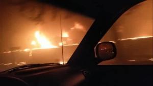 Video terifiant: un şofer fuge dintr-un oraş devastat de flăcări, în California