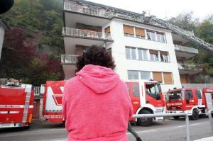 O TRAGEDIE fără margini șochează Italia! PATRU COPII, cu vârste cuprinse între 3 și 11 ani, au ars de vii după ce tatăl lor a dat foc apartamentului familiei