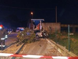 SCENE DE GROAZĂ în Italia! Cinci tineri ROMÂNI, STRIVIŢI într-un cumplit accident. Doi dintre ei, cu vârste de 14 şi 17 ani, au murit pe loc. Ceilalţi sunt în stare critică (IMAGINI ŞOCANTE)