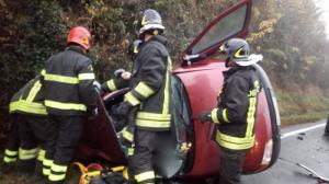 Al doilea român implicat în CRUNTUL accident de la Fossano a murit! Toţi cei trei pasageri din Fiatul făcut praf de un Mercedes şi-au pierdut viaţa