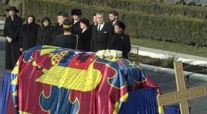 Regele Mihai a fost adus în România. Sicriul a fost depus la Palatul Regal