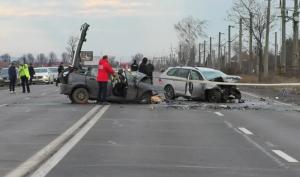 Un tată, fiica sa de 3 ani şi doi soţi au murit în accidentul devastator din Braşov. O șoferiță de 25 de ani a provocat tragedia