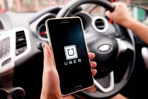 Vești proaste pentru bucureșteni! Primăria Capitalei interzice Uber și Taxify și impune noi reguli pentru taximetriști. Ce amenzi riscă cei care nu respectă restricțiile