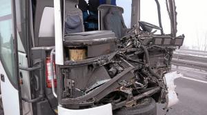 Un autocar românesc a fost implicat într-un grav accident în Germania. Sunt nouă victime