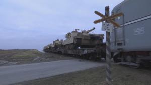 Tancuri Abrams și alte blindate americane, la Baza M. Kogălniceanu! Un contingent de 500 de militari SUA începe misiunea în România