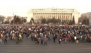 CEL MAI MARE PROTEST de după Revoluţie! 280.000 de oameni s-au strâns în Piaţa Victoriei cerând demisia Guvernului