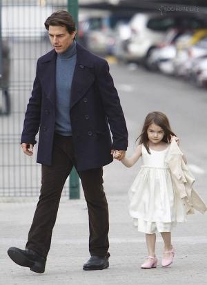 Transformare ULUITOARE! Fiica lui Tom Cruise a crescut. CUM ARATĂ acum cel mai RĂSFĂŢAT copil de la Hollywood (GALERIE FOTO)