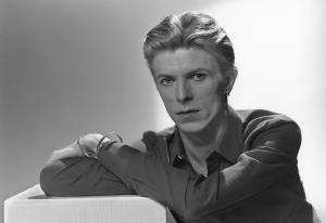 Omagiu INEDIT adus lui David Bowie. O ediție specială de timbre a fost lansată de la peste 30.000 m înălțime