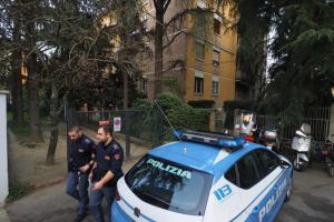Româncă ASASINATĂ în condiții misterioase în Italia. A fost găsită cu o rană la gât. Ucigașul e vânat acum de polițiști