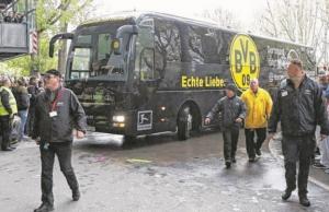 Trei explozii au lovit autocarul Borussiei Dortmund, înaintea meciului cu Monaco din Liga Campionilor. Un jucător a fost rănit