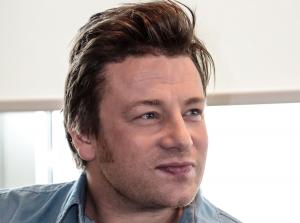 Jamie Oliver, centrul unei controverse pe internet. Ce a postat bucătarul pe Instagram. Până şi mama sa l-a certat