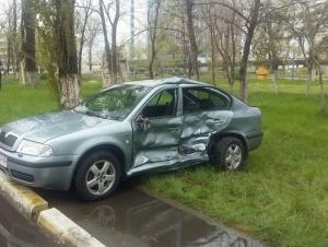 ACCIDENT GRAV în Mamaia: Patru persoane au fost rănite, după ce două maşini s-au ciocnit (FOTO)
