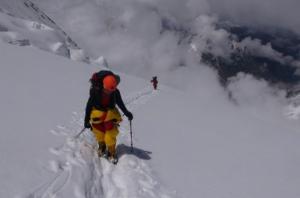 PROVOCAREA supremă! Horia Colibăşanu vrea să atingă Everestul fără oxigen şi şerpaşi. Românul a ajuns deja la 6.400 metri, în Himalaya