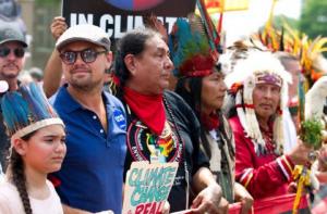 Leonardo DiCaprio protestează! Actorul a luat parte la un marş pentru climă şi anti-Trump, la Washington