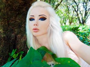 "Barbie de Ucraina" face declaraţii şocante pe internet: "Oamenii urâţi sunt..."
